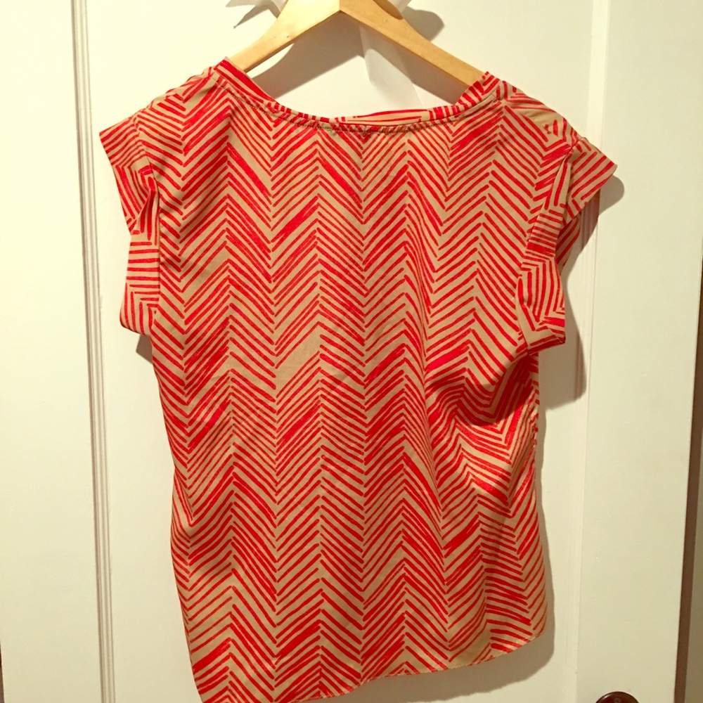 Anthropologie Tan and red patterned knotted top xs
